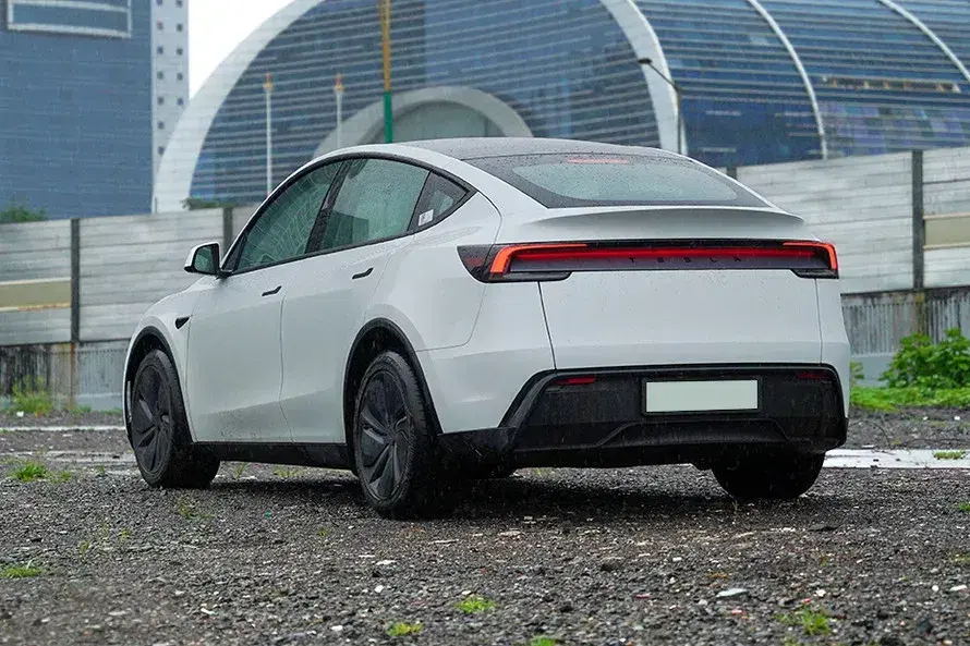 Tesla Model Y image 5