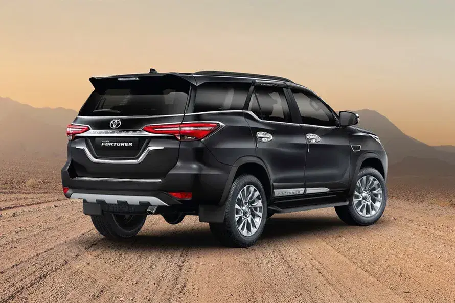 Toyota Fortuner image 4
