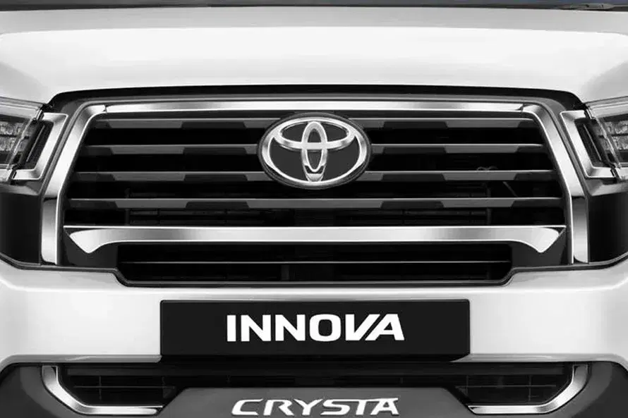 toyota-innova-crysta-grille-97-5.webp