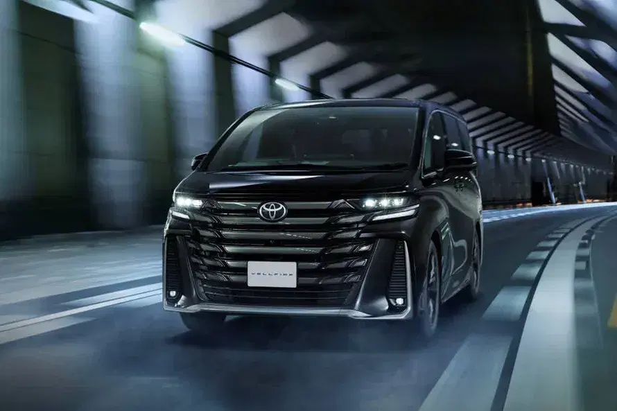 Toyota Vellfire image 5