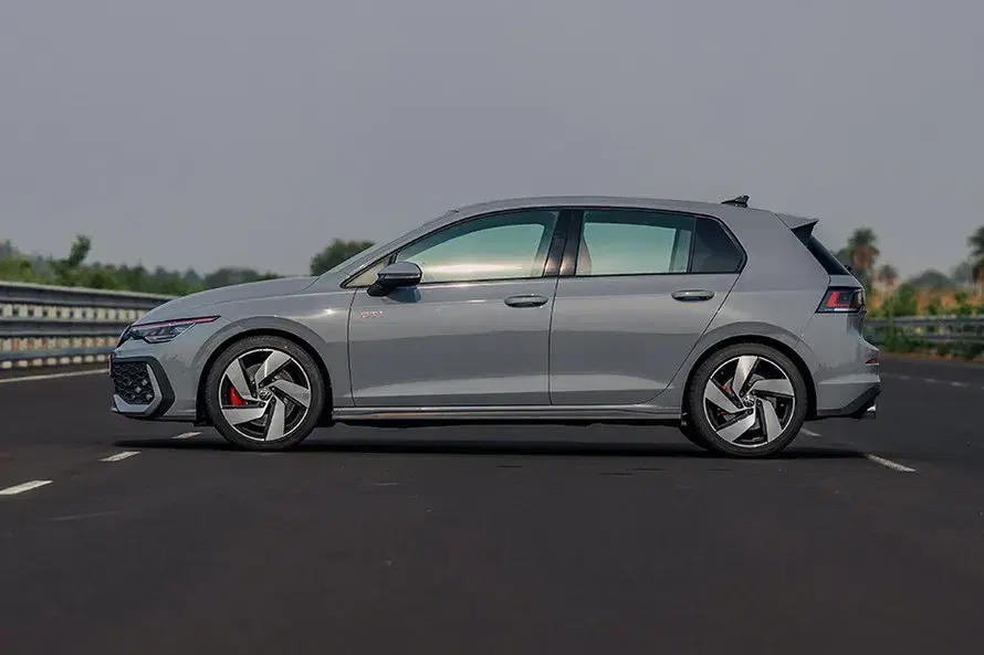 Volkswagen Golf GTI image 3