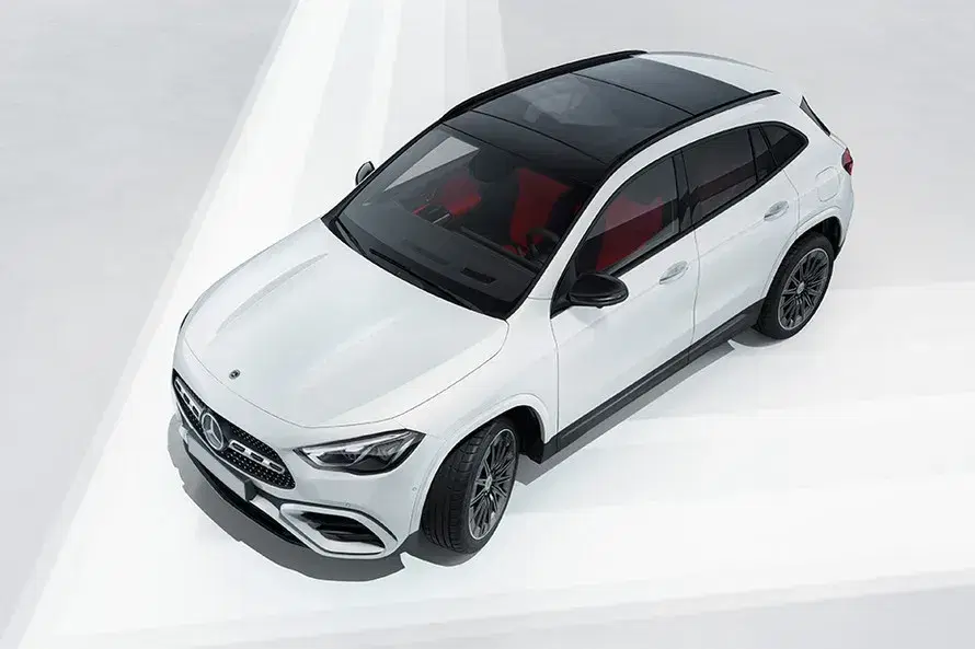 mercedes-benz-gla-exterior-image-165-3.webp