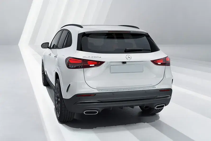 mercedes-benz-gla-exterior-image-166-4.webp