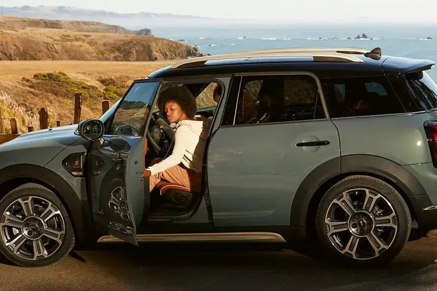 mini-cooper-countryman-exterior-image-164-4.webp