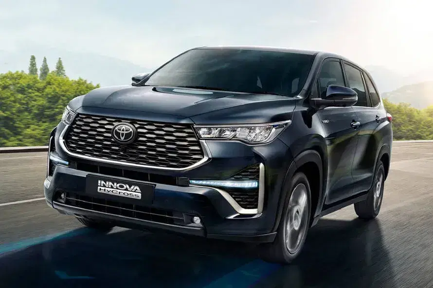 toyota-innova-hycross-exterior-image-164-4.webp